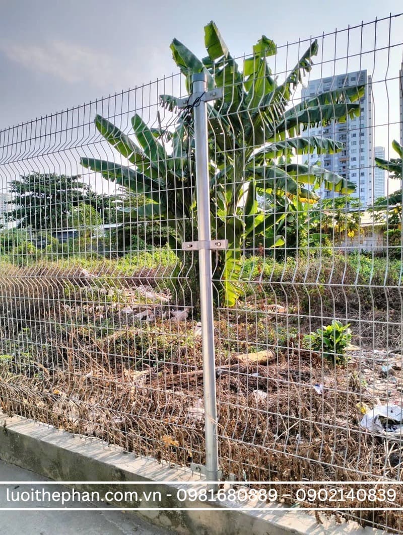 Hàng rào thép chấn sóng mạ kẽm