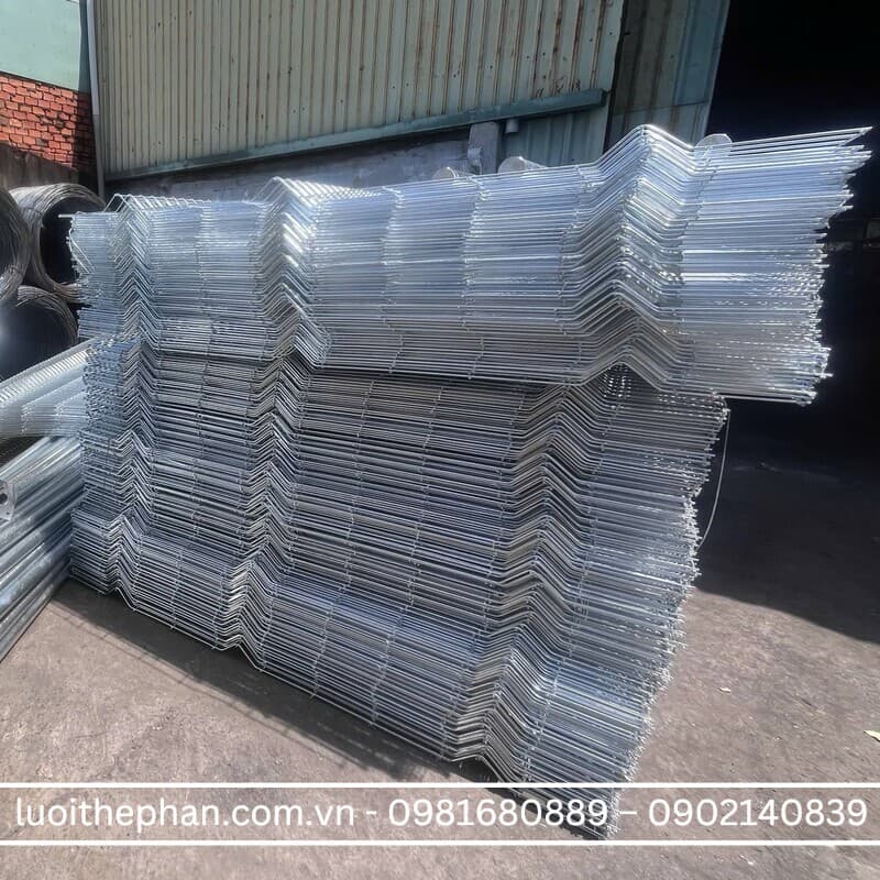 Lưới sắt hàn mạ kẽm chấn sóng