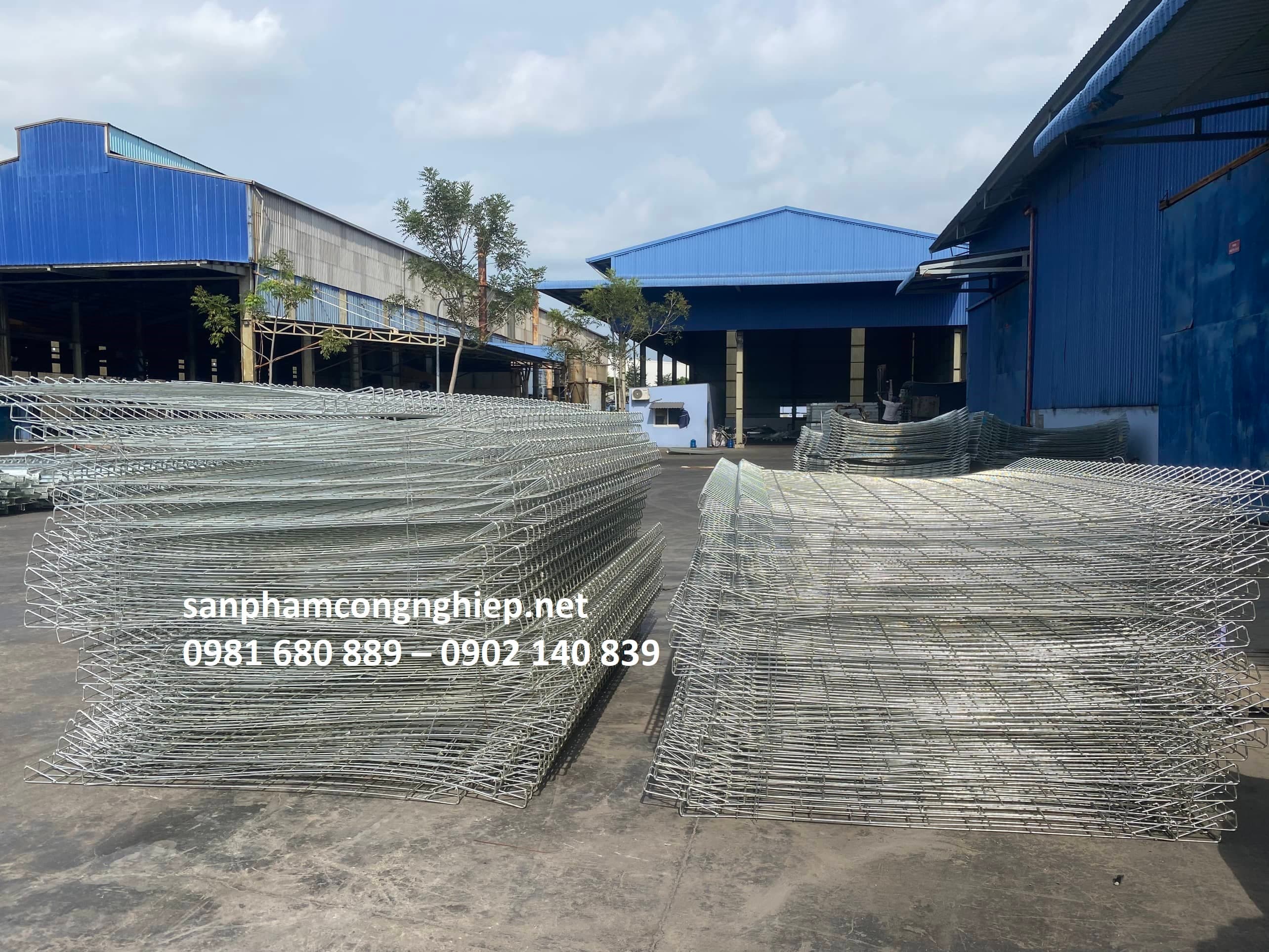 Sản xuất hàng rào theo yêu cầu