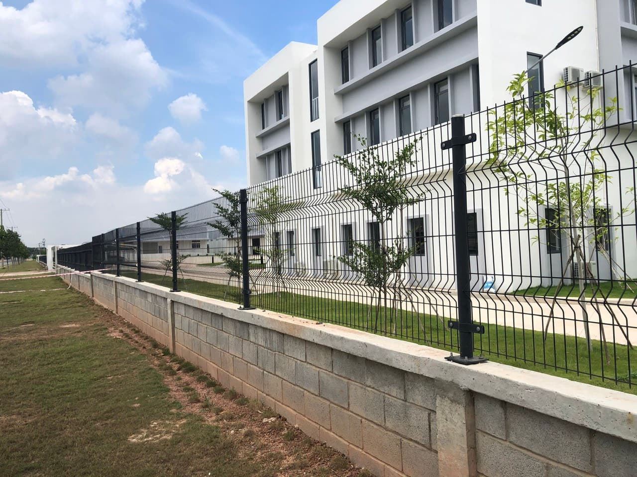 Hàng rào chấn sóng sơn tĩnh điện