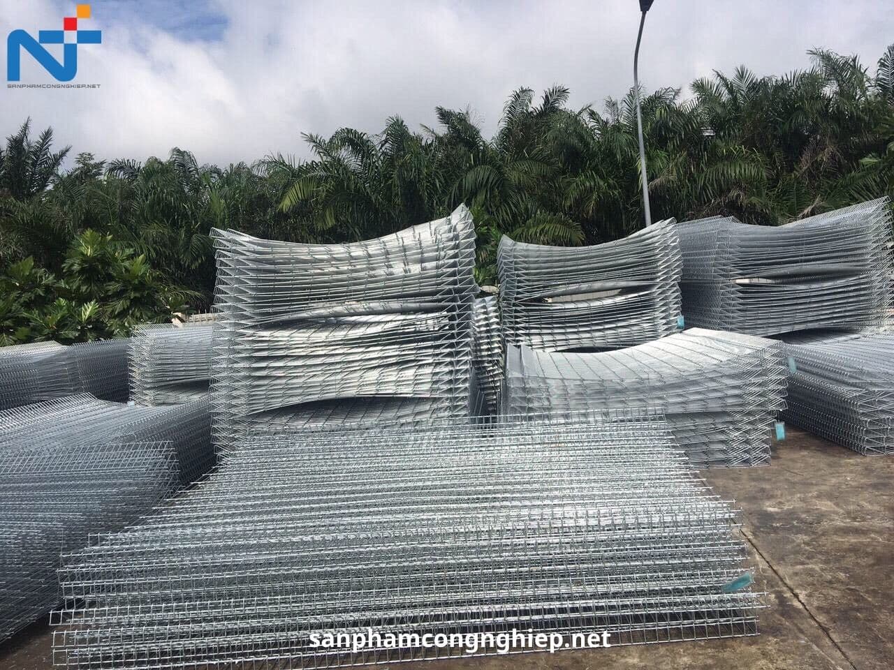 Lưới thép hàn làm hàng rào