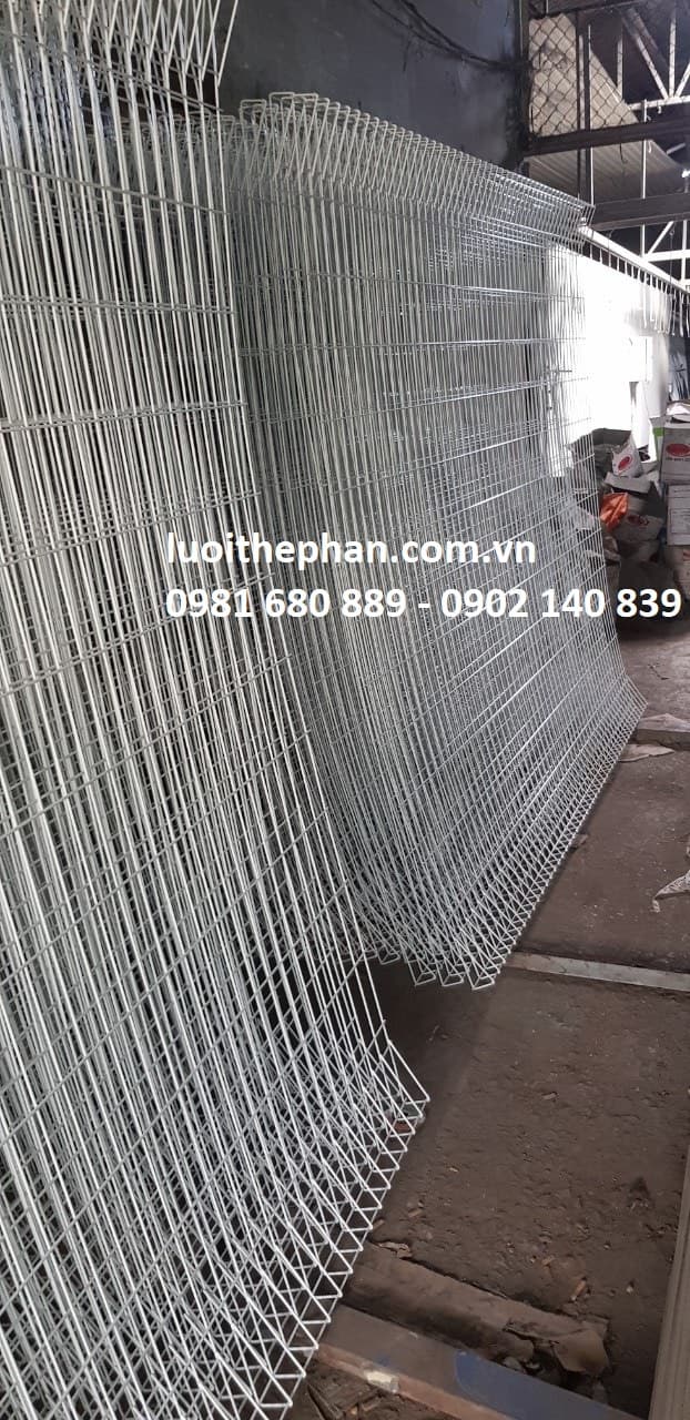 Lưới thép hàn làm hàng rào gập tam giác