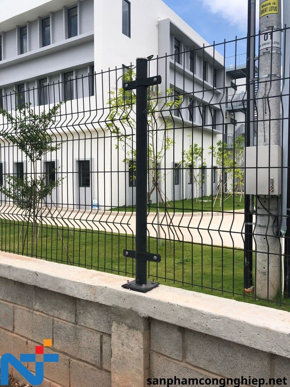 Hàng rào sơn giá rẻ cho công trình