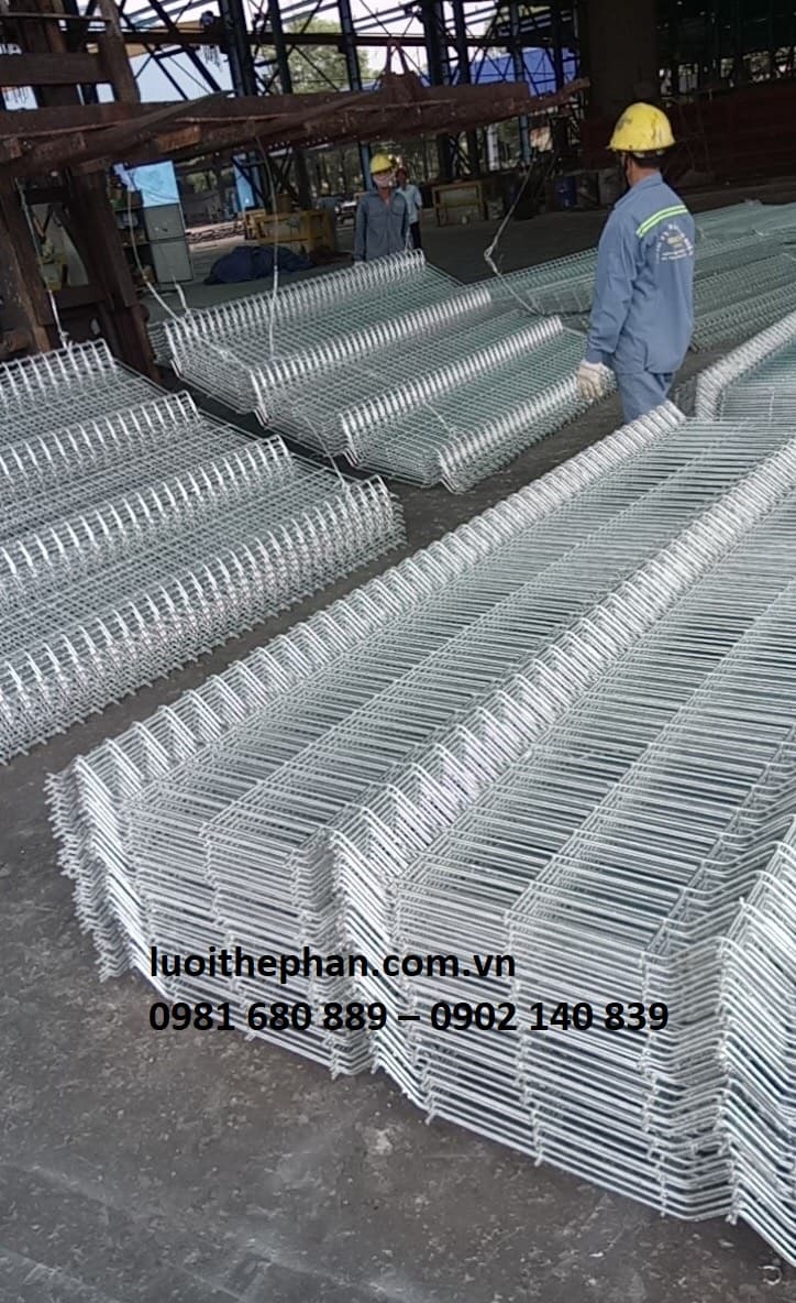 Sản xuất hàng rào theo yêu cầu khách hàng